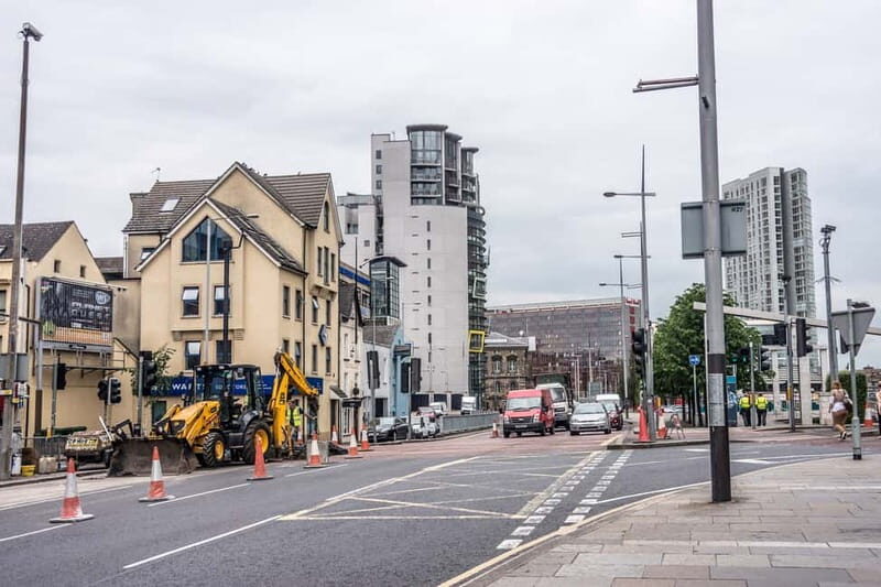 Belfast: Private Walking Tour with a Local - Key Points