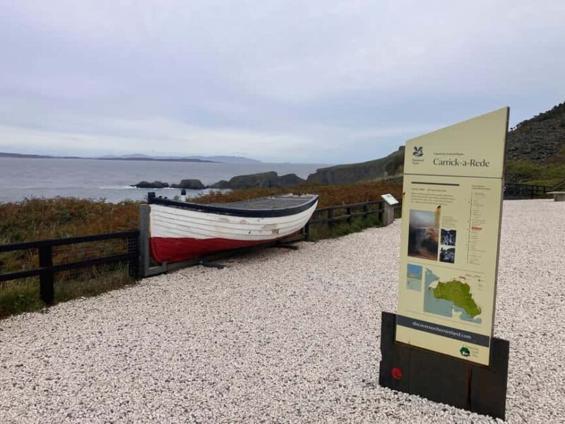 Belfast:Giant's Causeway private tour with accreditted guide - Key Points