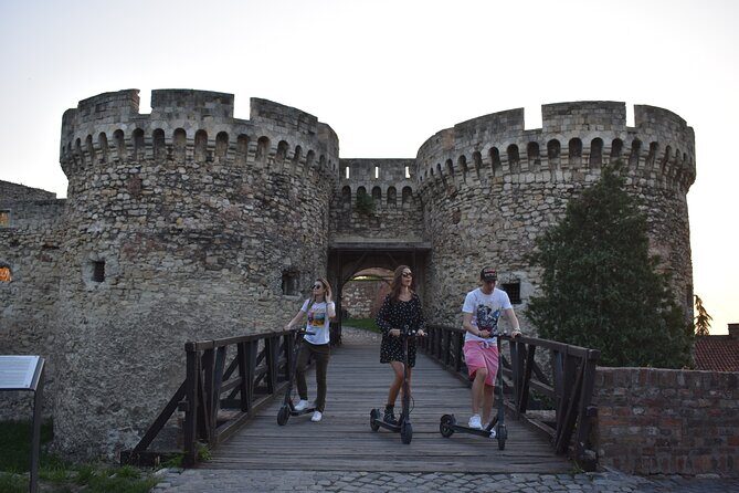 Belgrade Layover Private tour + E-Scooter Sighteeing - Key Points