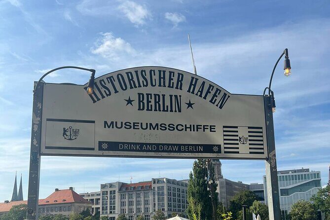 Below Deck - English Comedy on a Boat - Setting & Location