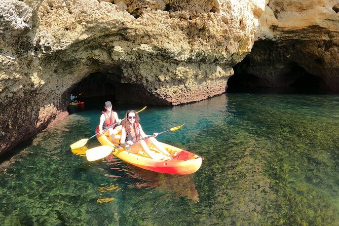 Benagil Kayak - Stop 1: Algar de Benagil and the feeling of stopping inside