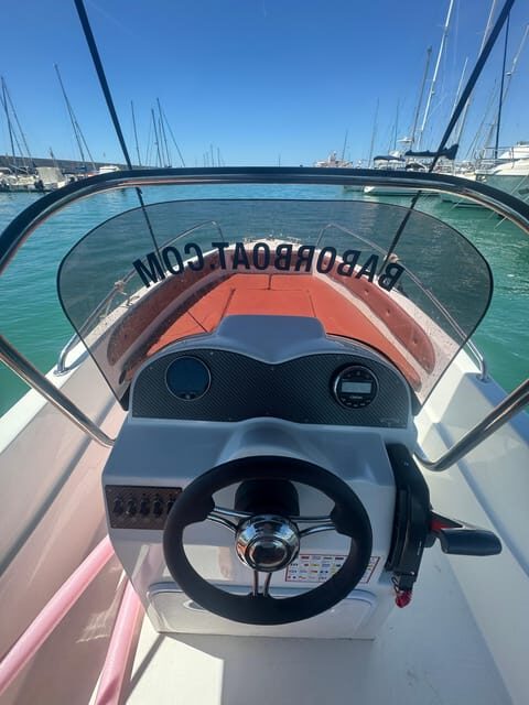 Benalmádena: Boat Rental without License - FAQs