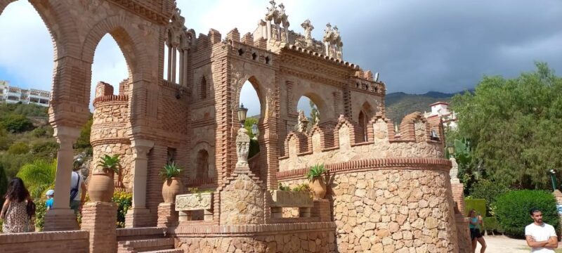 Benalmadena: Colomares Castle Tour with Entry Ticket - Who Should Consider This Tour?