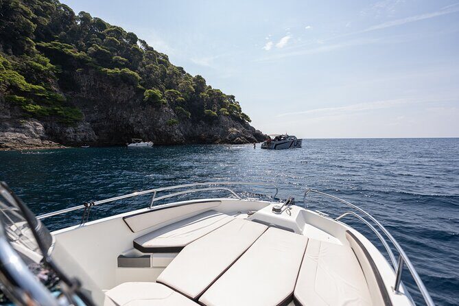 Beneteau Flyer 7.7 Spacedeck Cruise - Who This Tour Is Best For