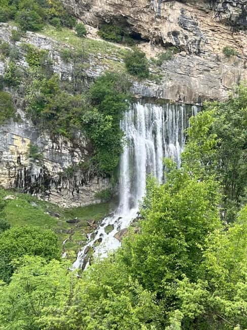 Berat: Tomorri Castle and Lakes of Dardha Day Trip - Key Points