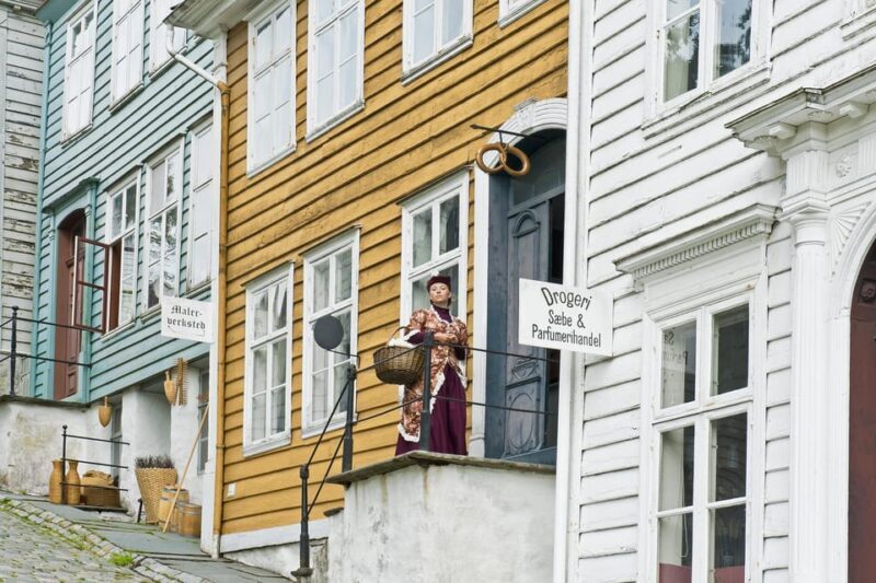 Bergen: Guided Car Tour with Old Bergen Museum & Fantoft - Key Points