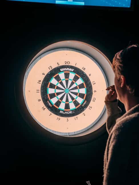 Bergen: Interactive darts in Top Bergen Activity Bar! - Who Should Consider This Experience?