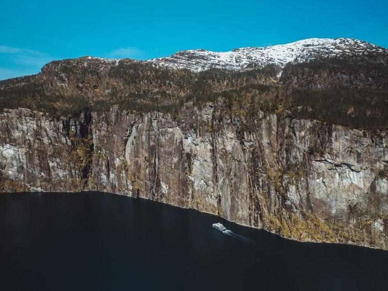 Bergen: Mostraumen Fjord Cruise - with Local Tour Guides - Onboard guidance: English host, English audio, and how much narration to expect