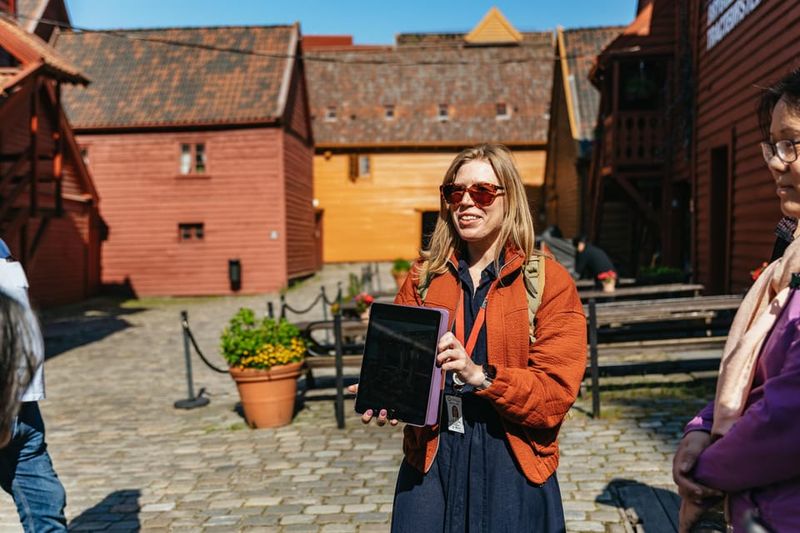 Bergen: Past & Present Small Group Guided Walking Tour - Weather rules: bring an umbrella and wear sturdy shoes