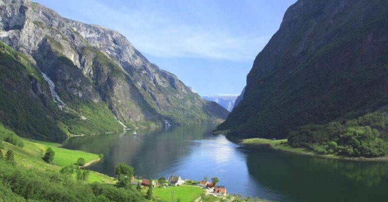 Bergen: Private Day Tour, Nærøyfjord Cruise and Flåm Railway - The Value for Money