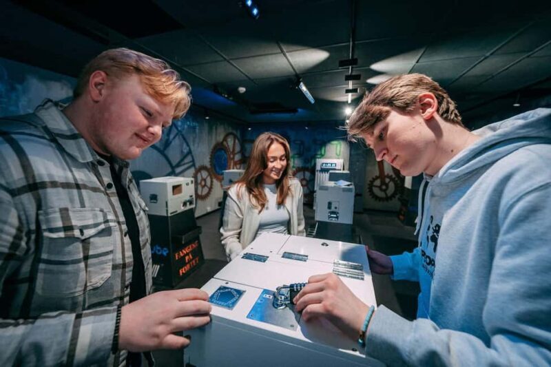 Bergen: The Cube Adventure at Fangene på Fortet - What Is The Cube Adventure at Fangene på Fortet?