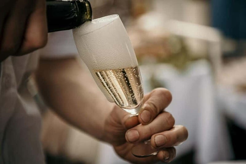 Berlin: 2.5-Hour Beer & Sunset Sightseeing Boat Cruise - The Experience: The Vibe and Views