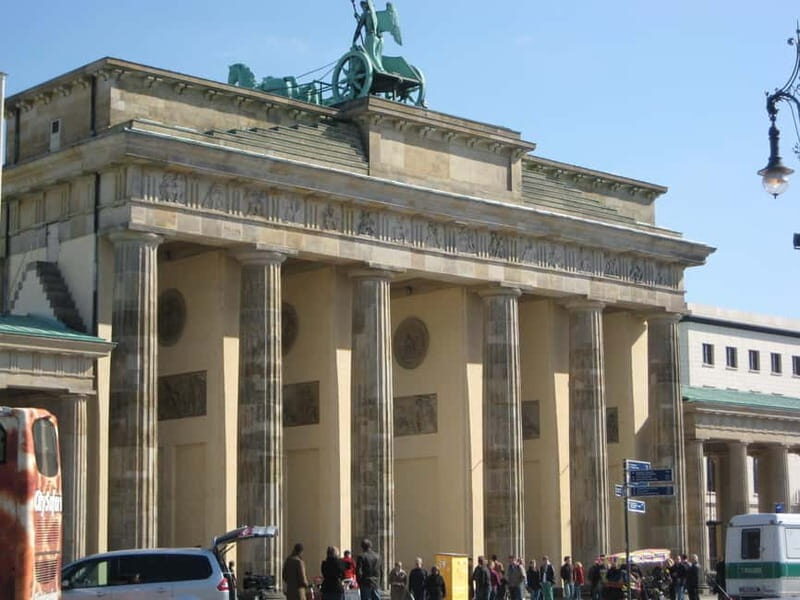 Berlin: 3-hour Driving Highlights Tour - Key Points