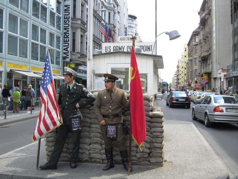 Berlin: 3-hour Driving Highlights Tour - The Experience of the Guide and Transportation