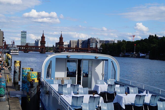 Berlin 4-Course Sunset Dinner Cruise Including Drinks - FAQ