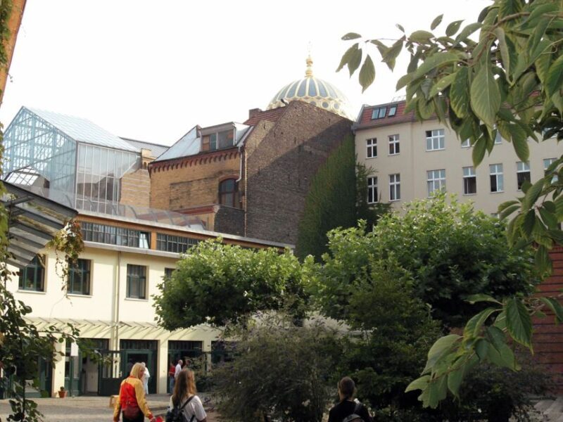 Berlin: Backyards of Berlin 2-Hour Tour - A Closer Look at the Itinerary and Highlights