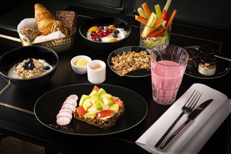 Berlin: Breakfast at Café Wintergarten - What Do Visitors Say?