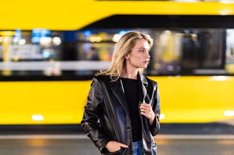 Berlin by Night: Private Photoshoot at Illuminated Cityscape - FAQ