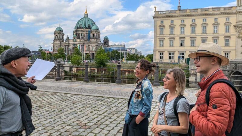 Berlin: City Highlights Express Tour - Old Town, TV Tower, Palace - Key Points
