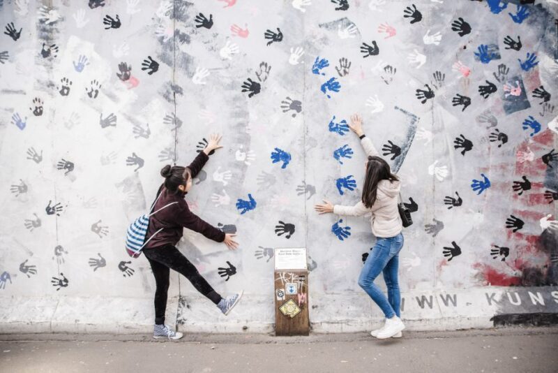 Berlin: City on a Budget Walking Tour with Local - Key Points