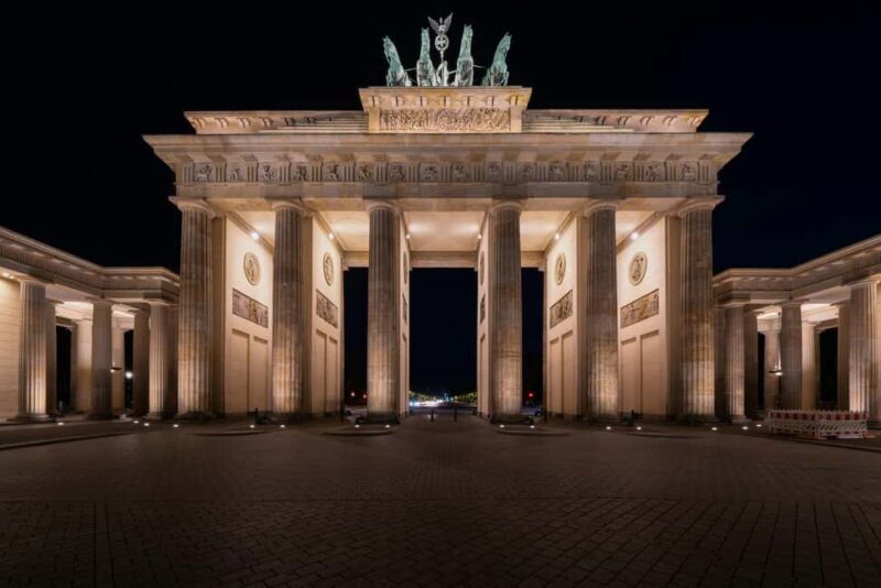 Berlin: City tour at night with illuminated sights - Exploring Berlin After Dark: A Guide to the Nighttime City Tour with Illuminated Sights