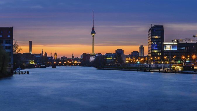 Berlin Craft Beer & Cultural Tour With Snack - Key Points