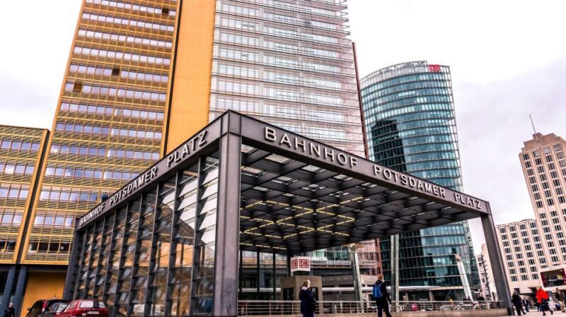 Berlin: David Bowie in 1970s West-Berlin - Exploring Bowie’s Berlin: What the Tour Offers