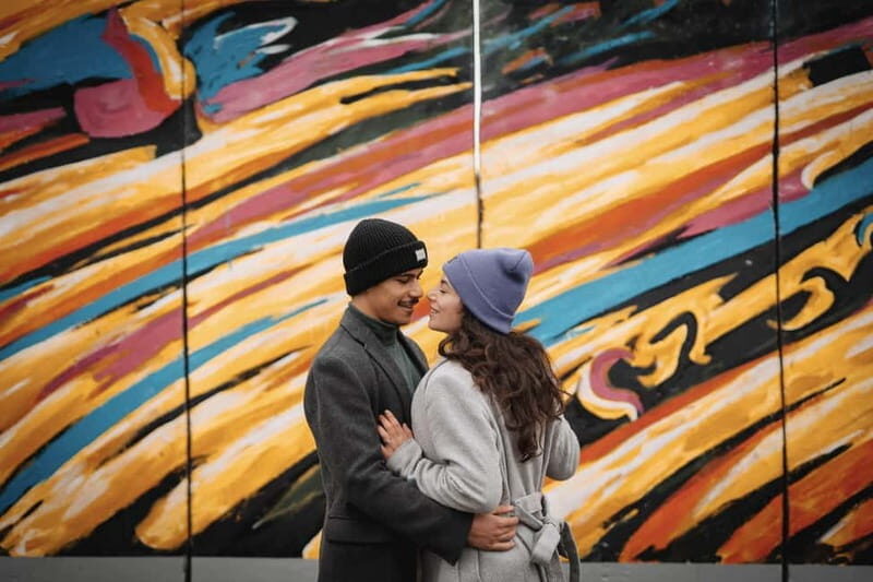 Berlin: East Side Gallery Photoshoot - The Guide and the Experience