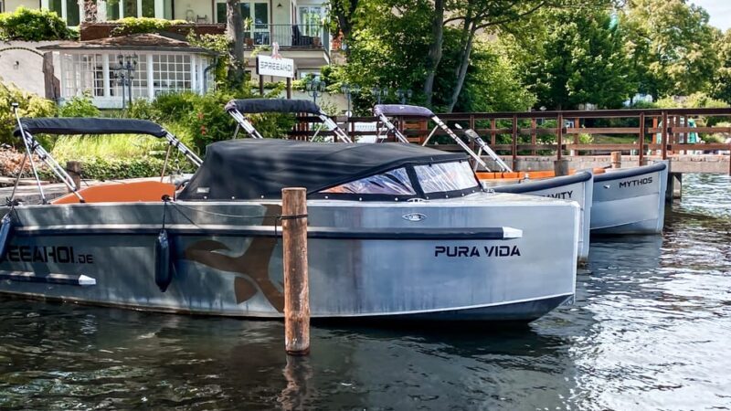 Berlin: Electric Boat Rental for self-driving 4 hrs - What Makes It Stand Out?