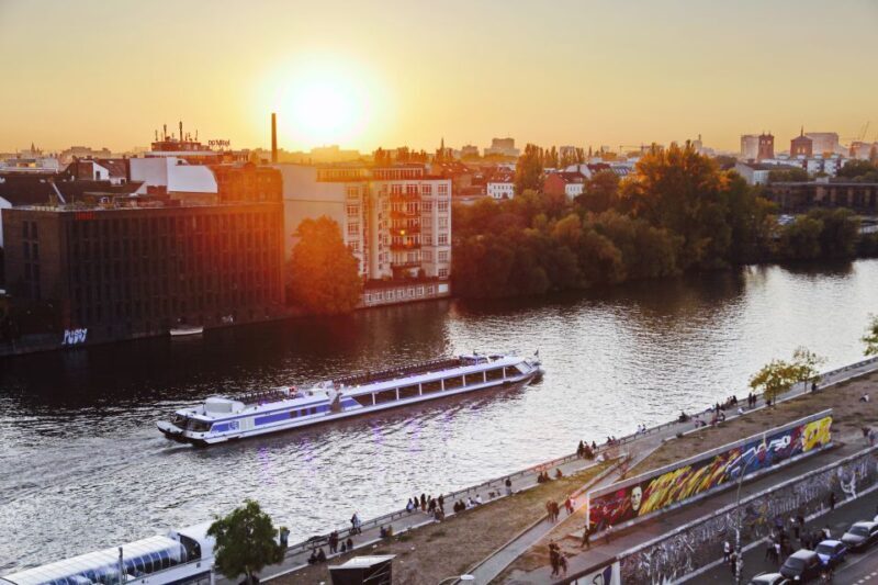 Berlin: Evening City Sightseeing Cruise - What to Expect on the Cruise