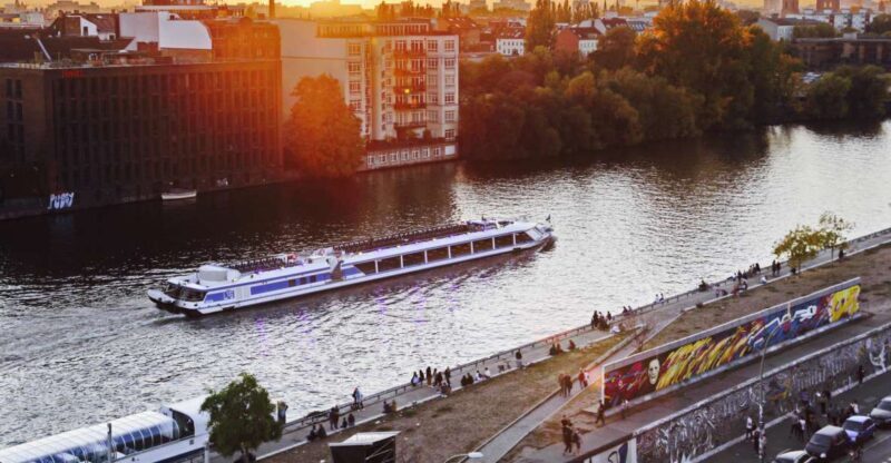 Berlin: Evening City Sightseeing Cruise - Who Will Love This Cruise?