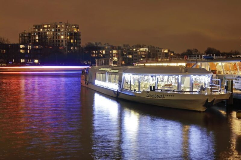 Berlin: Evening City Sightseeing Cruise - FAQ