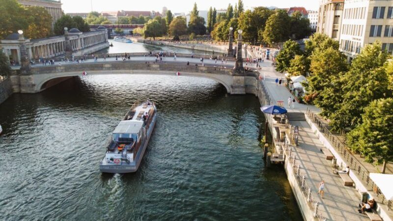 Berlin: Evening Sightseeing River Cruise on the Spree - A closer look at what to expect