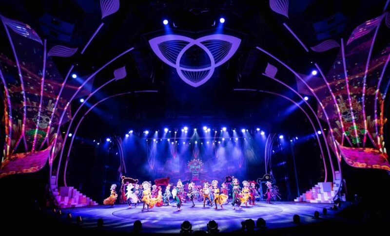 Berlin: Frida & Frida Young Show at Friedrichstadt-Palast - Practical Details That Matter