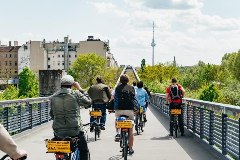 Berlin: Green City Guided Bike Tour - Key Points