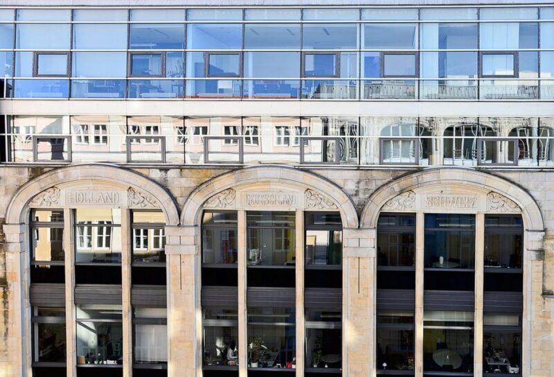 Berlin: Hidden gems around the Gendarmenmarkt - Guided walking tour - The Experience: What It Feels Like