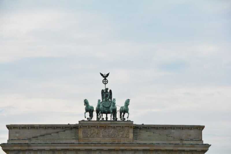 Berlin: Historical Sights & Berlin Wall Tour with a Berliner - A Tour for Curious Minds and History Buffs