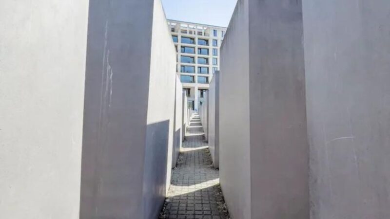 Berlin: Hitler's Berlin The Rise & Fall Guided Walking Tour - Who Should Consider This Tour?