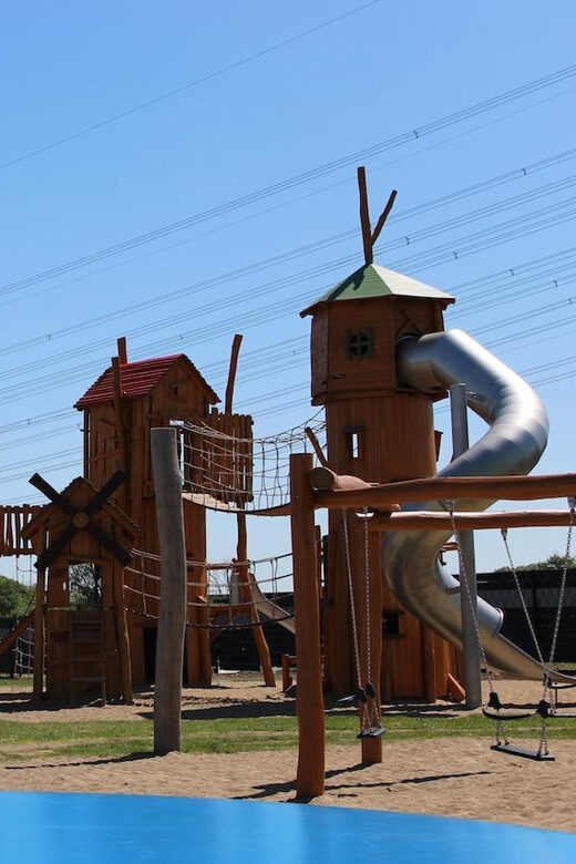 Berlin: Holland-Park day ticket - Who Would Love Holland Park?