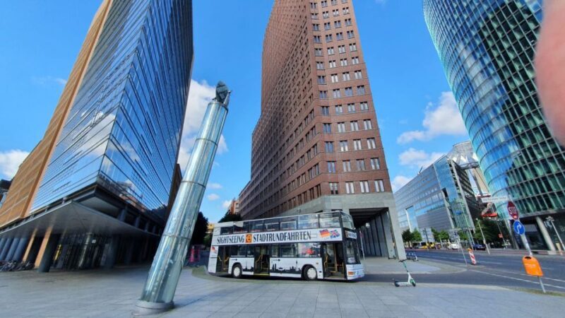 Berlin: Hop-on Hop-off Bus Tour with Live Commentary - Key Points