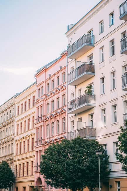 Berlin: Instagram Hotspots Walking Tour - Key Points