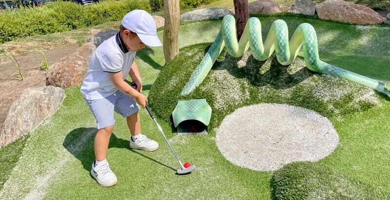 Berlin: Pirate´s Island Adventure Mini Golf Ticket - Who Would Love This Experience?