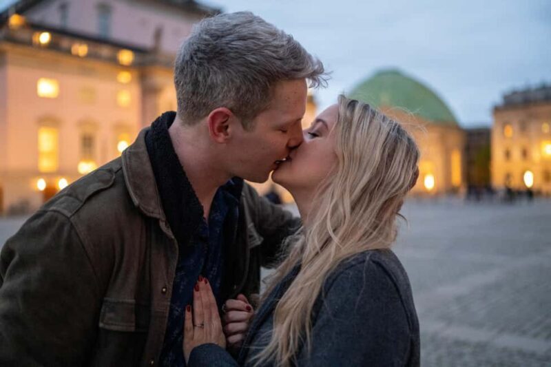 Berlin: Premium 60-Minute Photoshoot at Iconic Landmarks - What to Expect During the Tour