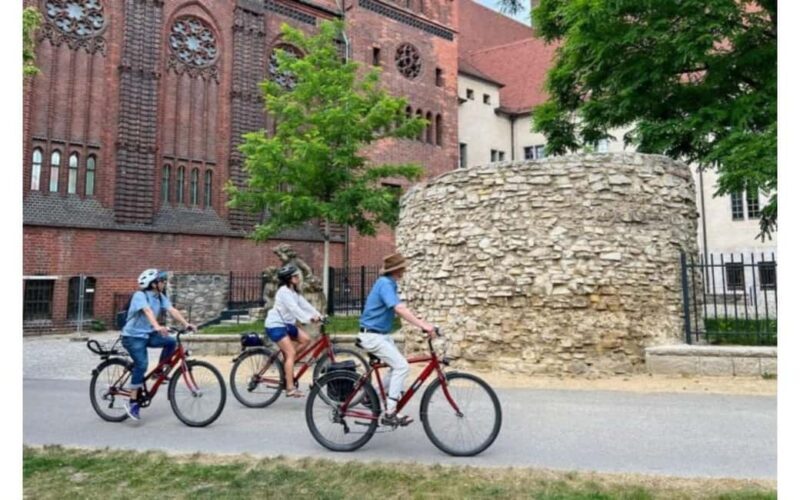 Berlin: Private Bike Tour of Iconic Sights & Local Secrets - Authentic Feedback from Travelers
