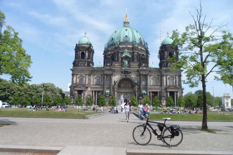 Berlin: Private E-Bike Tour of Mitte and Berlin Wall - Who Should Consider This Tour?