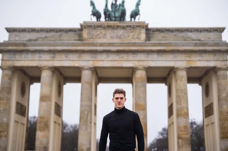 Berlin: Private Photo Session with Professional Photographer - Key Points