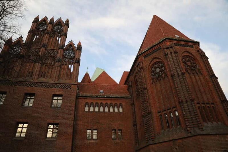 Berlin: Private Sightseeing Tour in an E-Rickshaw - Key Points