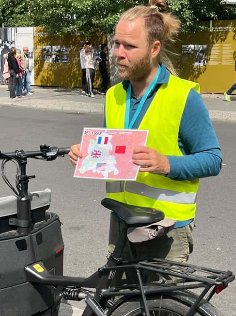 Berlin: Private Walking Tour with Kris - Local 5-STAR Guide - The Perfect Introduction to Berlin’s Core Landmarks