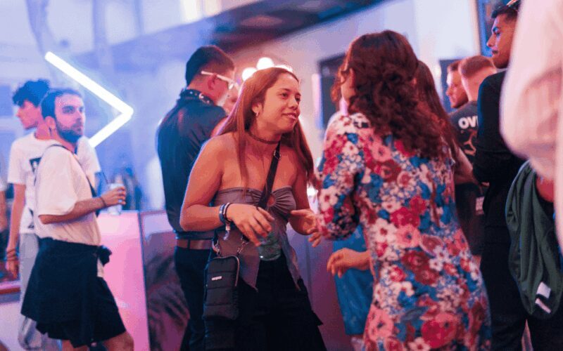 Berlin: Pub Crawl with Shots and VIP Club Entry - Key Points