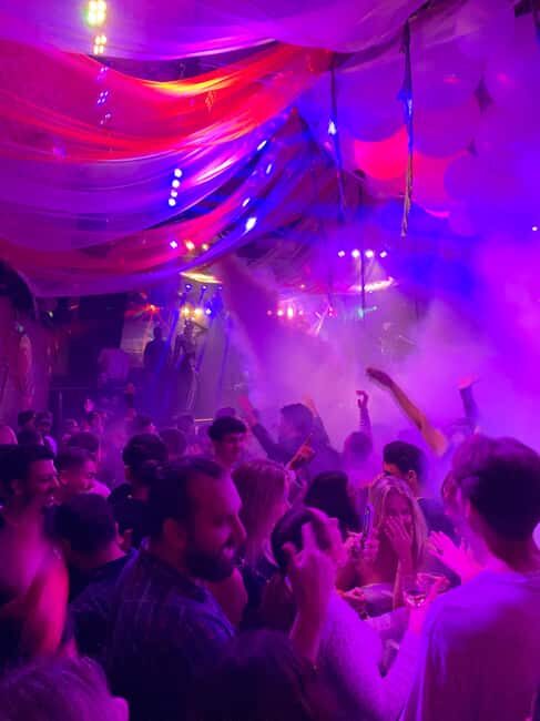 Berlin Pubcrawl: Shots, Party Games, Prices & VIP Club Entry - FAQ